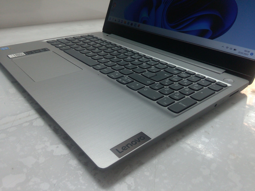 Lenovo IdeaPad 3 Intel Gold 6405U 4GB 128GB SSD Win11 15.6' Laptop